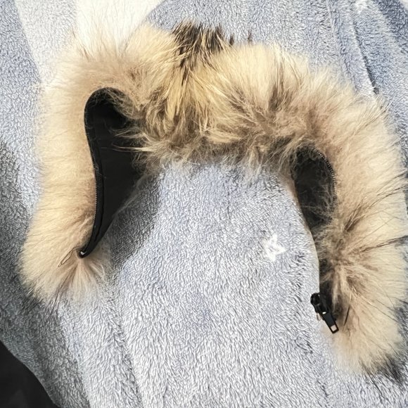 $1795 Authentic CANADA GOOSE Made in CANADA Women's Fur Hoodie SnapZip Coat Sz.M - Picture 14 of 16